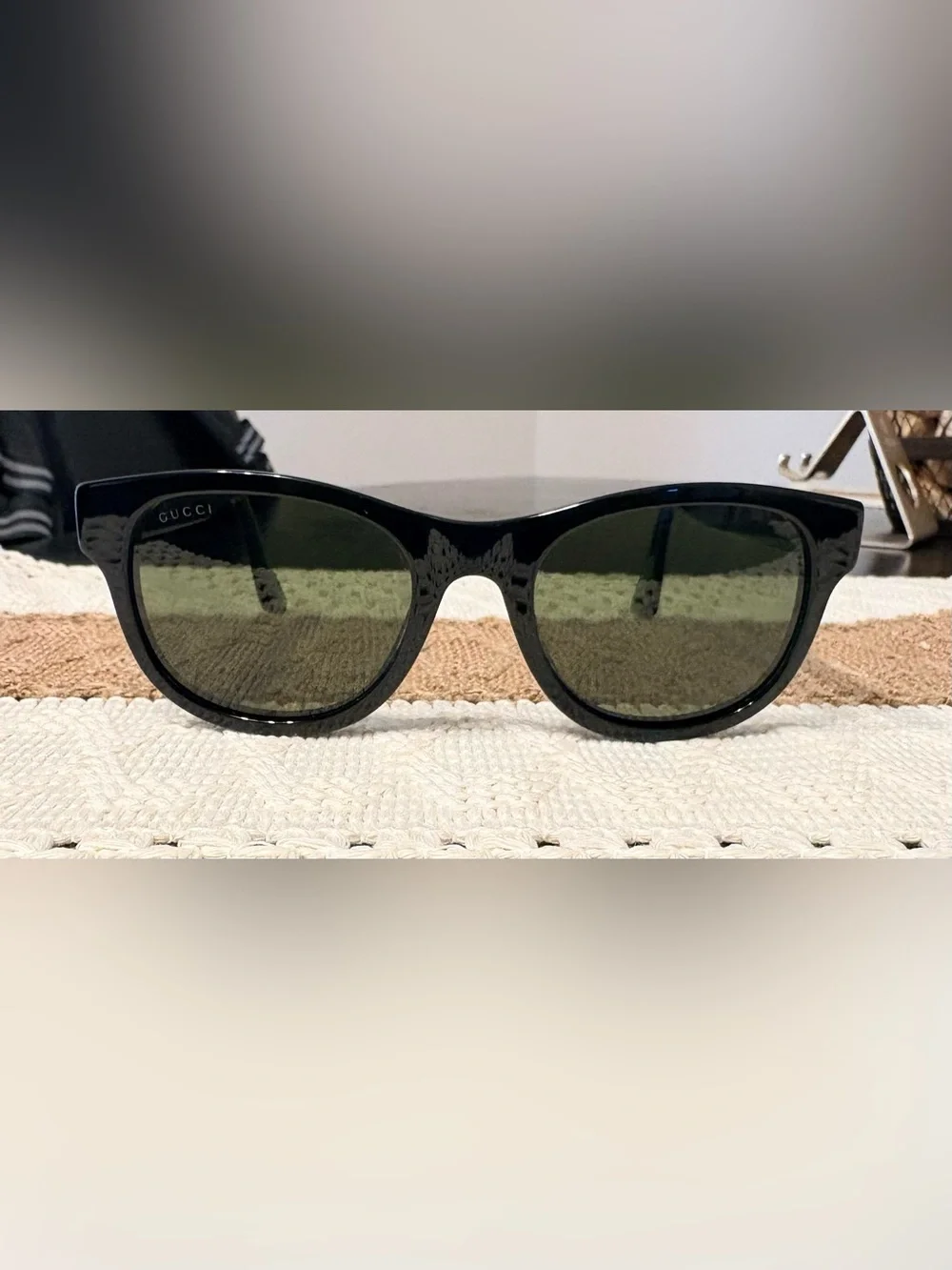 Gucci Black Frame Sunglasses - Women
